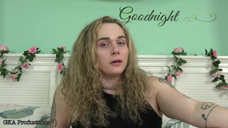 Ginary's Kinky Productions: Nancy thompson lagi asik muasin memeknya pakai gas dominan