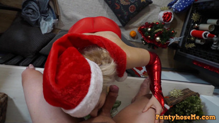 Pantyhose me porn videos: Rubia madura Laura se pone cachonda y chupa mi polla...