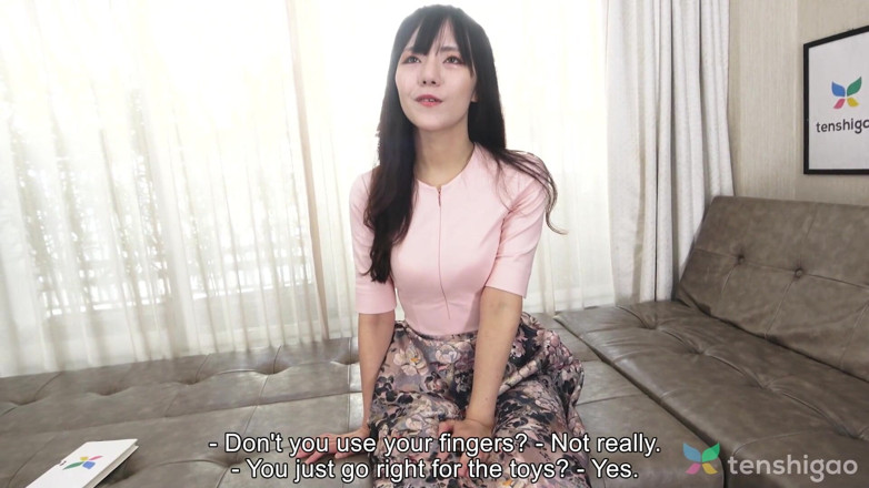 Tenshigao: Asuka Kimishima la nostra giapponese lavoratrice nell'internet cafe è ora un...