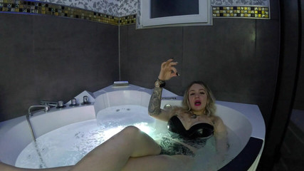 Queen_of_BDSM: お前はいつまでも俺の給料奴隷だ!