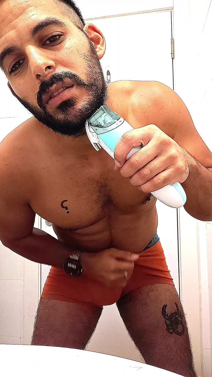 Grayalpha: Lima puluh cukur dan sepong kontol?