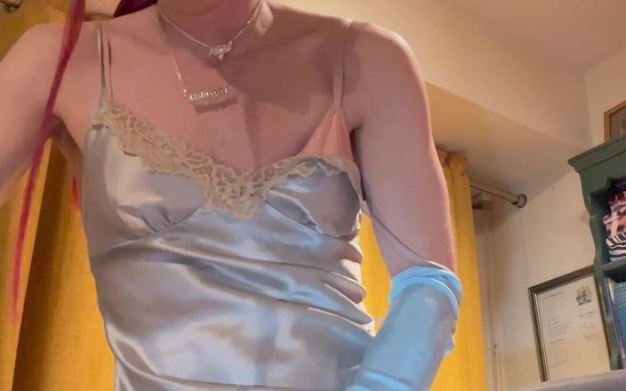 Jessica silk: 딜도를 타는 Jess Silk