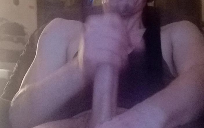 Smoke fetish: Sunny se branle et fume un cig en même temps