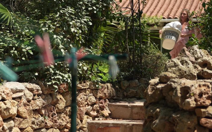 Jetsexproductions: Agente imobiliária é fodida por 2 caras