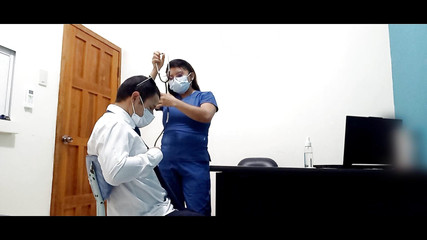 Martin13: Menjadi viral lagi! Suster minta pasiennya untuk di kantor kedokteran,...