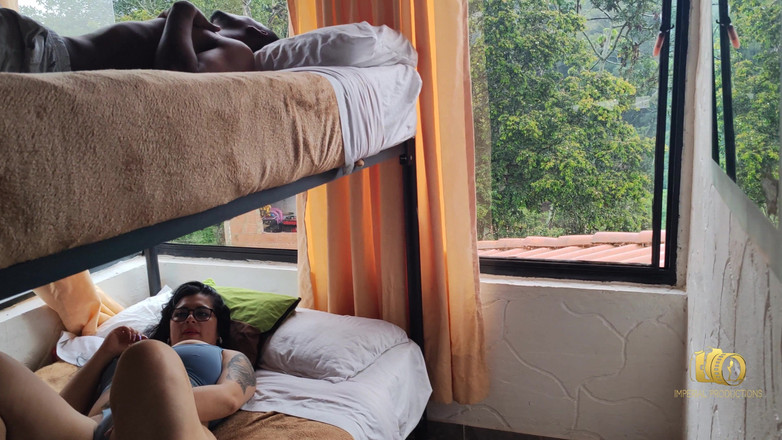 Rioc69: Yağmurlu bir öğleden sonra üniversiteli oda arkadaşımı sikiyorum