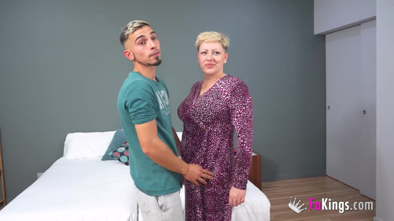 FAKings: 40 Years Old Fat Mature Sara Duval Is Divorced and...