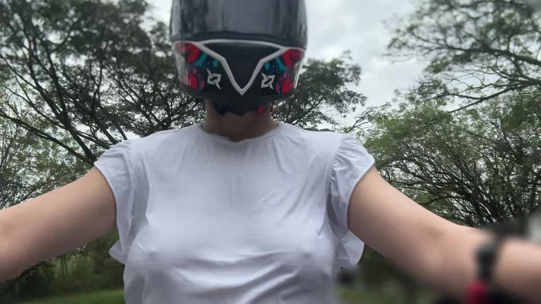 Sweetfantasy131: Agățând clientul meu preferat Didi fără sutien!