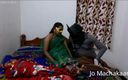 Machakaari: Tamil tante op Saree