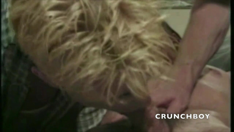 GAY VINTAGE PORN: Douglas hetero nieuwsgierig gezogen door zijn homovriend