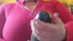 Riderqueen BBW Step Mom Latina Ebony: Masturbace s okurkou