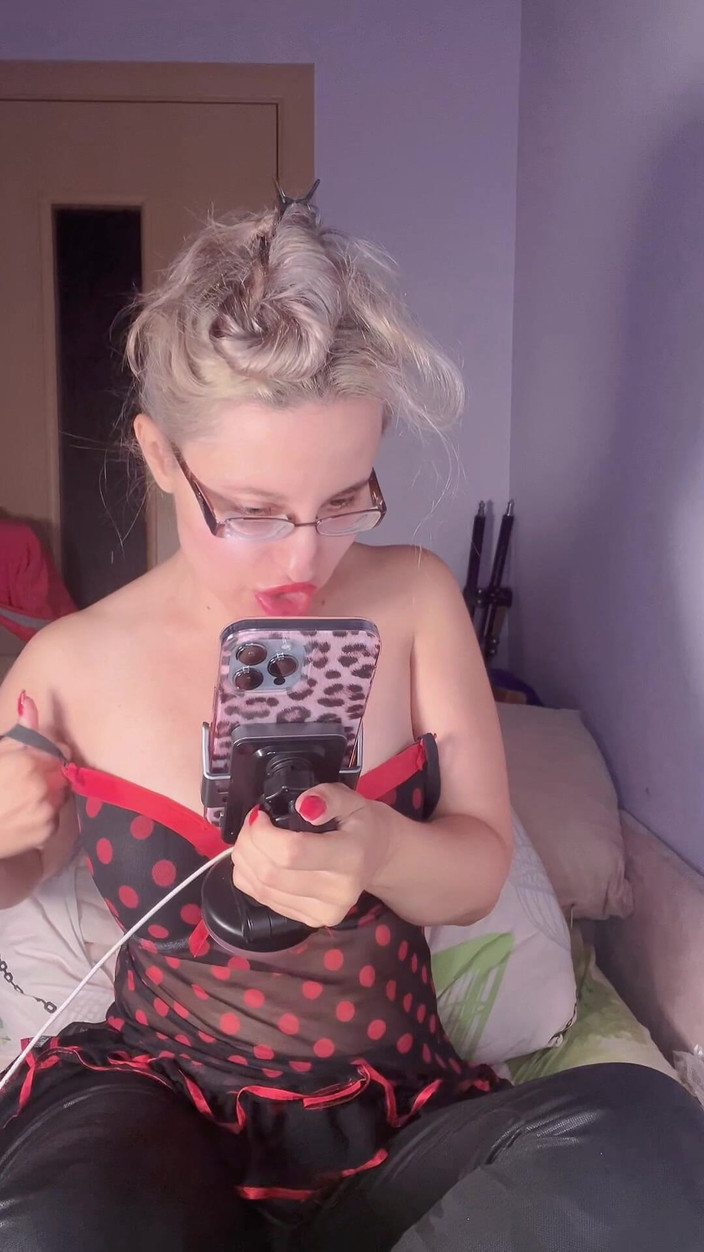 FinDom Goaldigger: मेरे स्तनों का गुलाम