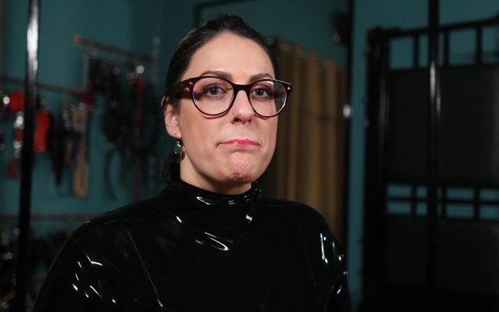 Countess diamond: Pluć niewolnik - czcij moje ślinienie
