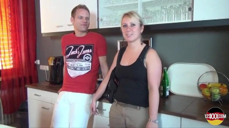 123XXX - 100% Amateurs: Ein blondes deutsches schätzchen will dieses sperma so dringend