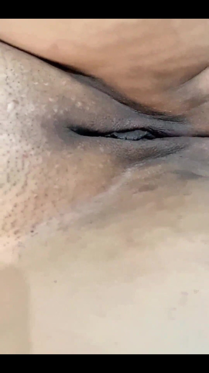 Soraya Culona: Vero orgasmo. Matrigna latina con culo grosso
