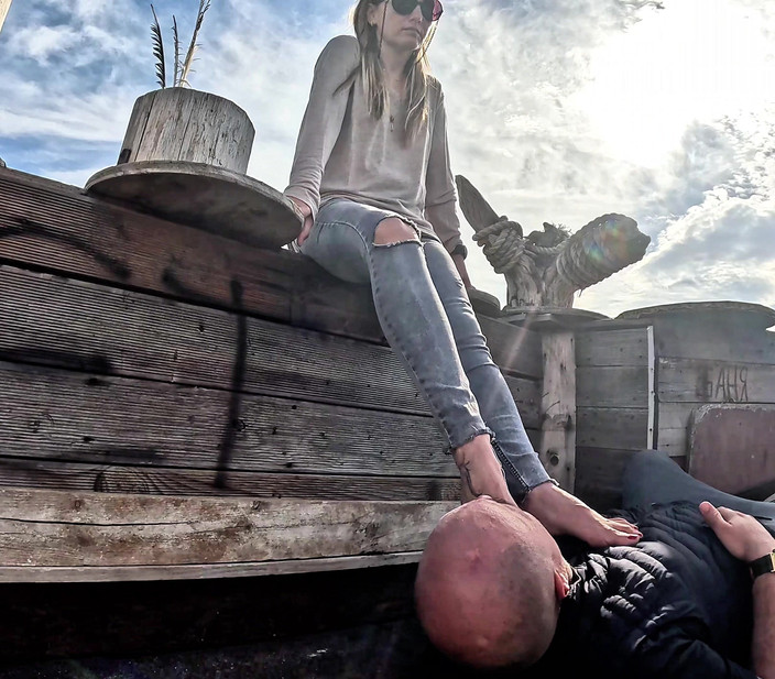 Mistressyammyboots: Sức mạnh bên dưới đôi chân của tôi
