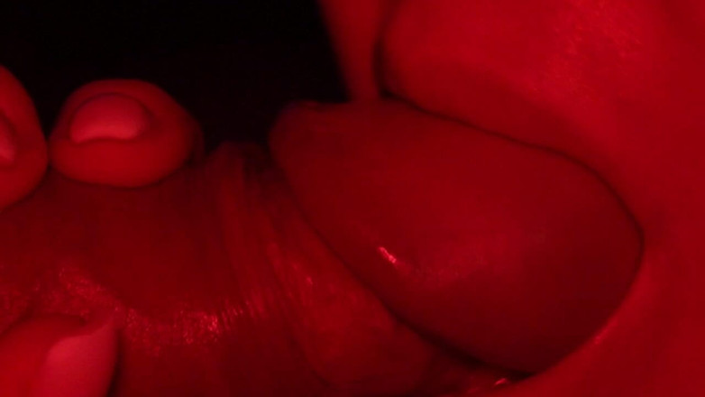 Leo15398: Zuigen als in een rood licht disctrict