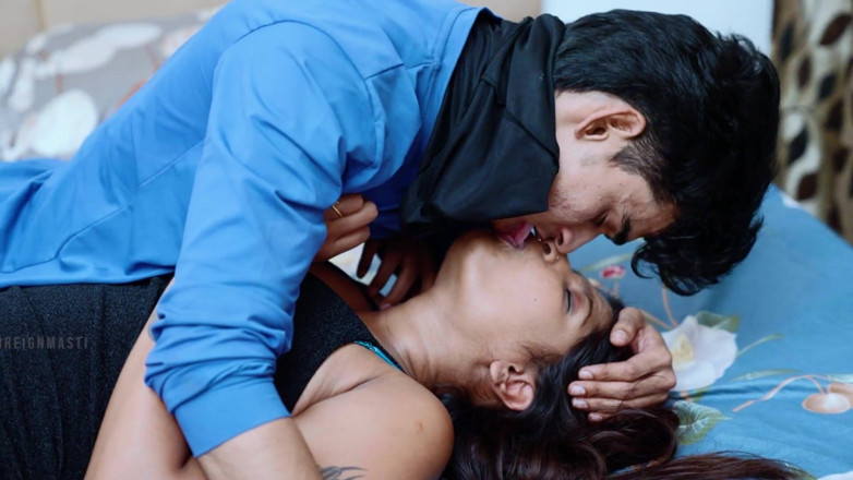 Aaka: Indian Hot Girl with Bahenol Ass Gets All Over with...