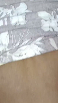Une bhabhi excitée réjouit son coloc dans son bain