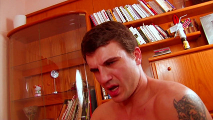 German amateur - 100% German hardcore videos: Sürtük esmer piliç iki adam tarafından sikiliyor