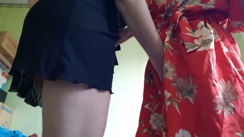 Lesbian-candys: Erkek arkadaşımın duş alırken annesini parmaklıyorum
