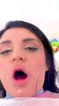 Gorąca 19-letnia nastolatka Leda Lotharia przejebane piesek i POV blowjob spust połknąć