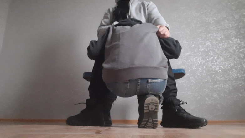 Lesbian-candys: 그녀의 무인 아파트에서 내 보지를 핥는 결혼한 이웃