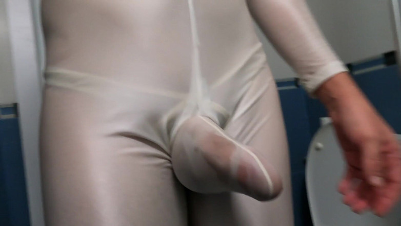 Cool Body: Trabajando mi cuerpo empapado en un traje apretado term termito...