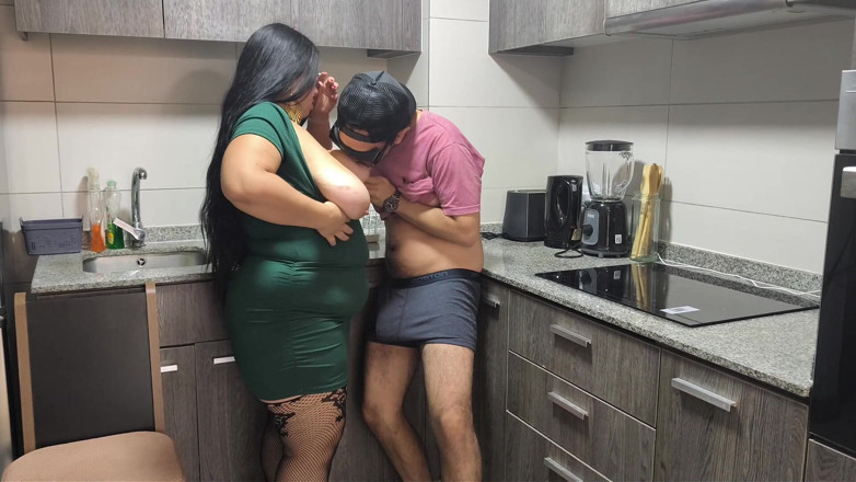 Riderqueen: Video para fanáticos, madrastra y su cocina caliente