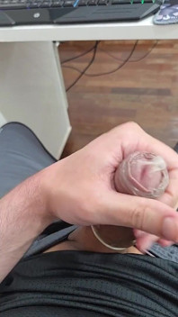 Masturbandosi con un preservativo - feticcio