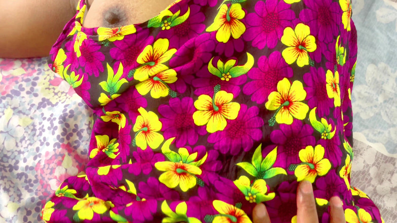 Aathiyaa: 내 아빠 안에 사정하지 마