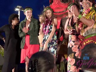 ATK Girlfriends: Vacances virtuelles à Hawaï avec Kristina Bell, partie 2