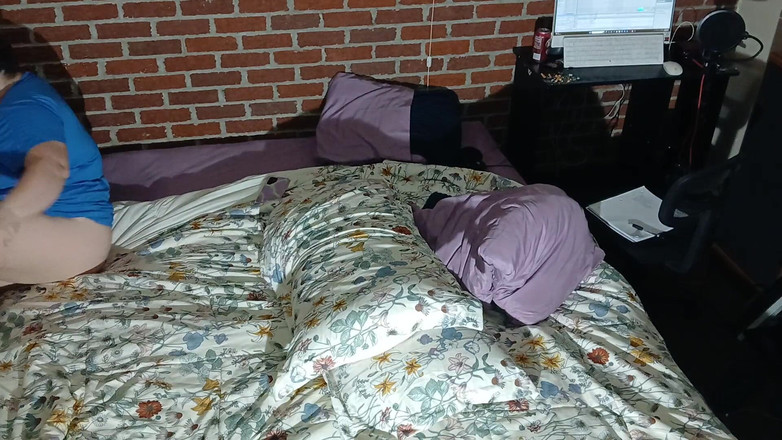 Big uhaul: 큰 엉덩이 자지에 따먹히는 큰 엉덩이