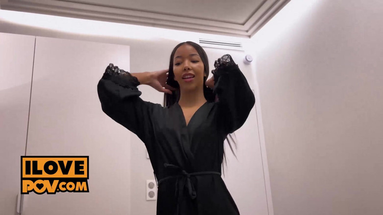 Its POV: How Lia Lin Helps Athletes Forget Their Pain