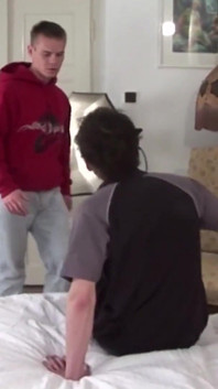 Exklusiv video Bareback: Hett par med sexig blondin och brunett älskar att analknulla