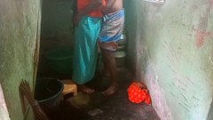 Desi Sathiya: Дезі індійська дружина трахається в селі hasband