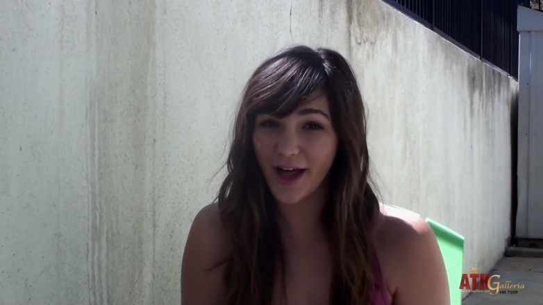 ATKIngdom Fans: Rozhovor s Holly Michaels