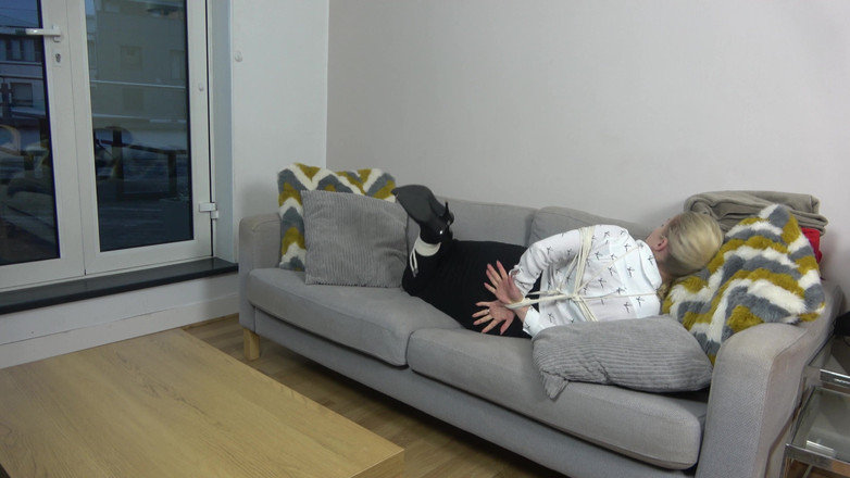 Latina Fetish: Lottie Lalay in: Sexy sekretářka stále potřebuje trénink! (4k)