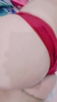 Il travestito gay indiano gaurisissy in reggiseno rosso collant set di luna di miele viene scopata