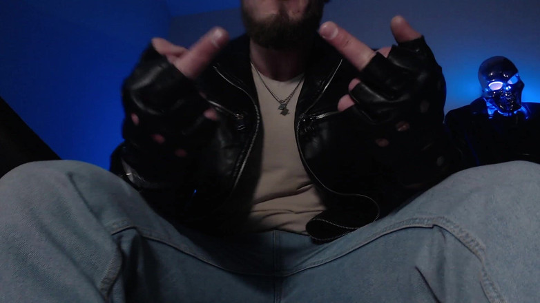 Hunky time: Leather Alpha Dominates