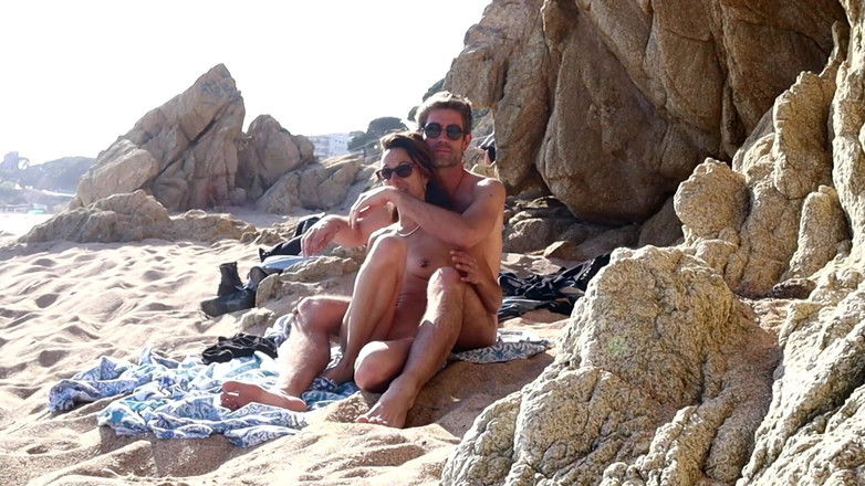 Magia Rosa: Pasangan ditangkap berkongkek di pantai