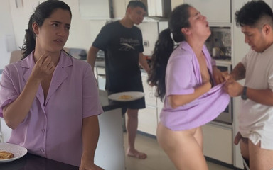 NamiQseiiin: – Arkadaşım karıma yardım ediyor çünkü boğuluyor.