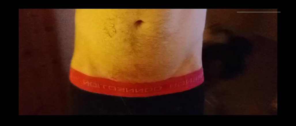 Giggity productions: Joggers, ma grosse bite en sous-vêtements précum marqués !