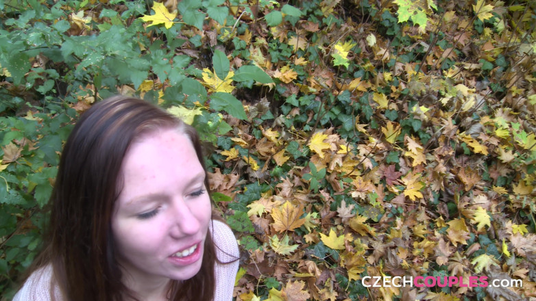 Czech Couples: Pasangan Ceko 15: Mahasiswi Imut Ini Berubah Jadi Liar di Taman...