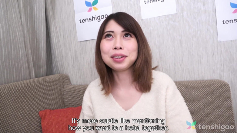 Tenshigao: Japanese babe amateur Risako Goto shows us her shaved pussy