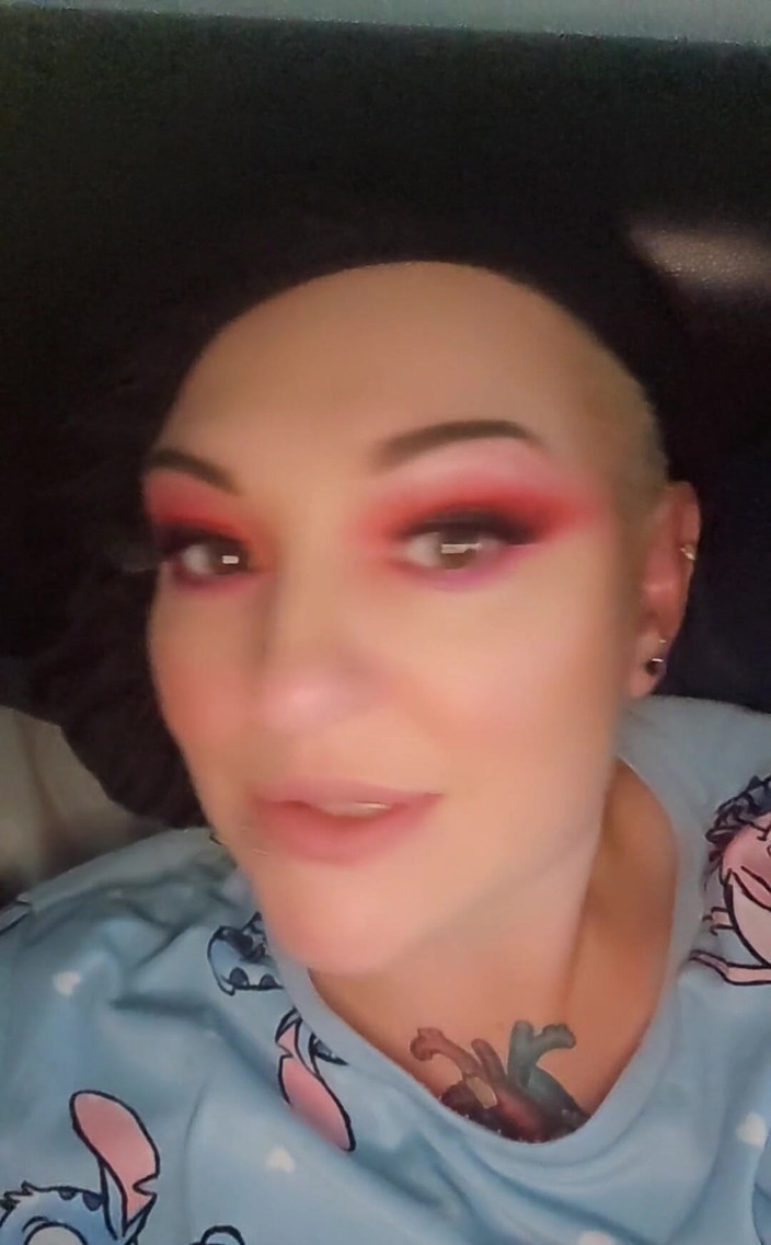 Livie Blainn: Aspetta solo che non vedi lo sguardo di stasera....