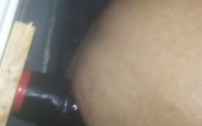 Big Sikh sissy: Büyük sih kadın kılıklı travesti kendine zevk veriyor