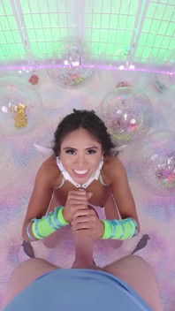 Sexy Aziatische Angel Ember Snow houdt van lekker neuken na het werk