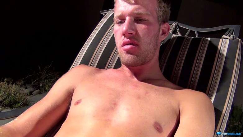 Undie twinks: Jake - diversión junto a la piscina nocturna undie