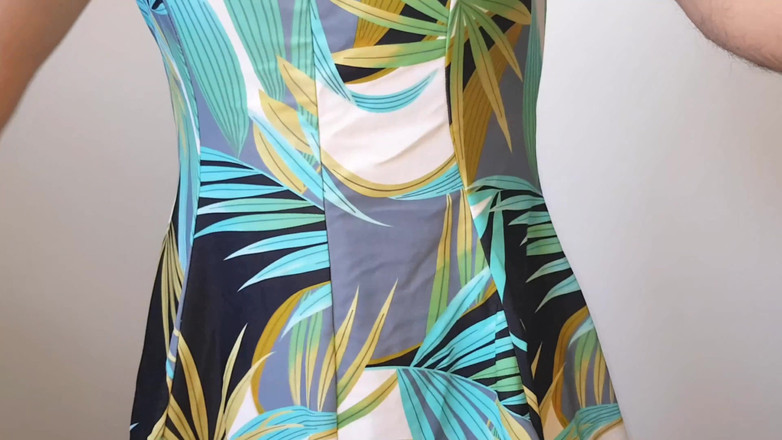 Dani Leg: Dani mostrando piernas sexy en pantimedias estatuadas